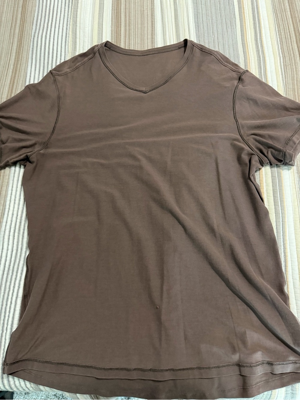 lululemon athletica Men's V-Neck Short Sleeve Tee - Brown